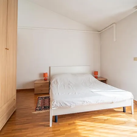 Apartment Visogliano Roomy W/ Terrace Near The Station *