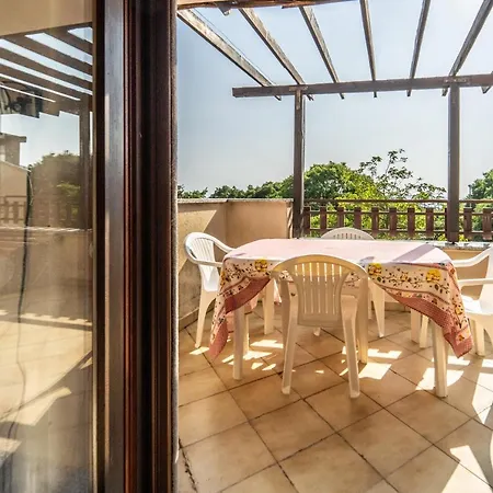 Apartment Visogliano Roomy W/ Terrace Near The Station *